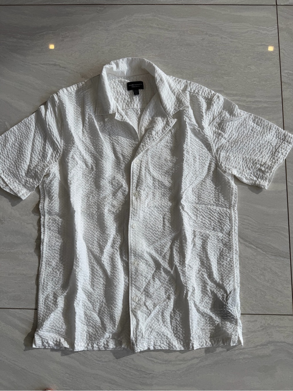 Club Monaco White Seersucker Short Sleeve Button-Down Shirt - Picture 2 of 7